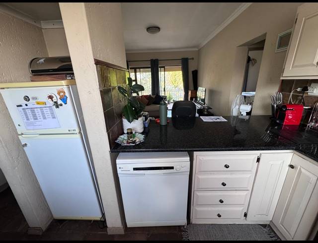 1 bed property to rent in WELTEVREDENPARK